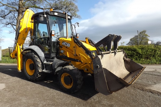 JCB 3CX 2010 kotrórakodó (2).JPG